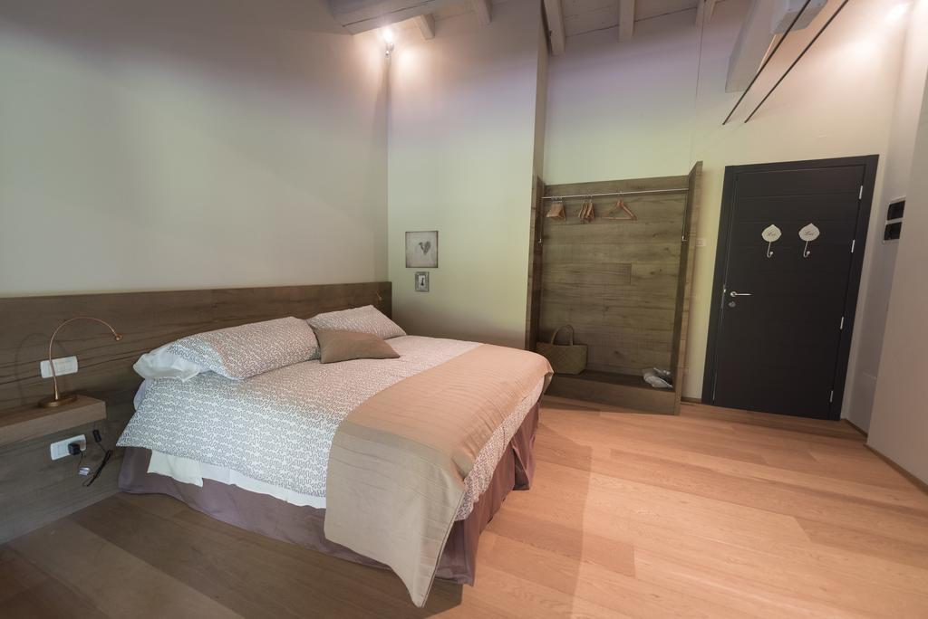 Agriturismo Locanda Del Pesco Collebeato Pokoj fotografie